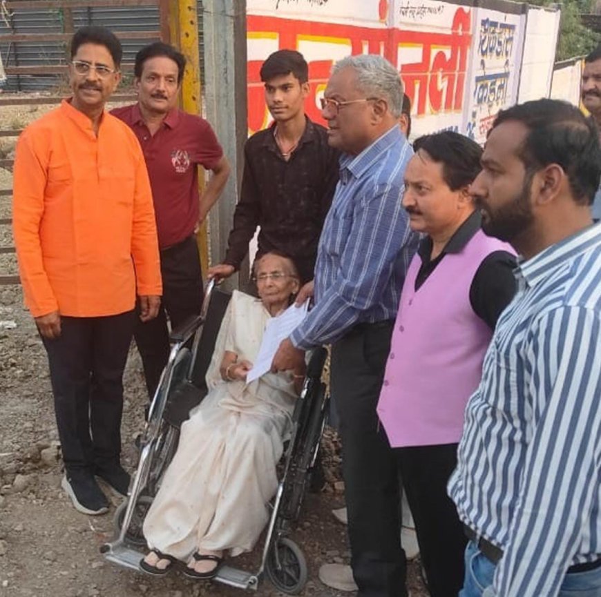 पूर्व पार्षद सुशीला रानी मित्तल ने शहर के हित में साकेत से रिंग रोड जाने वाली 5 करोड़ रु. मूल्य की जमीन का कब्जा नगर निगम को सौंपा