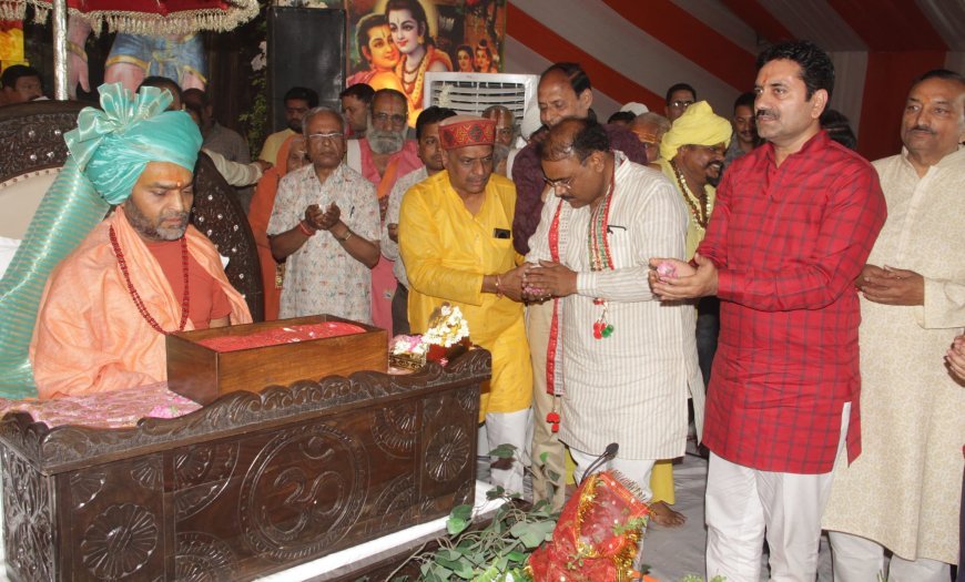 रामकथा में एक भी शब्द आत्मसात किया हो तो रघुनाथ की झोली में अपना एक दुर्गुण जरूर डालें – उत्तम स्वामी