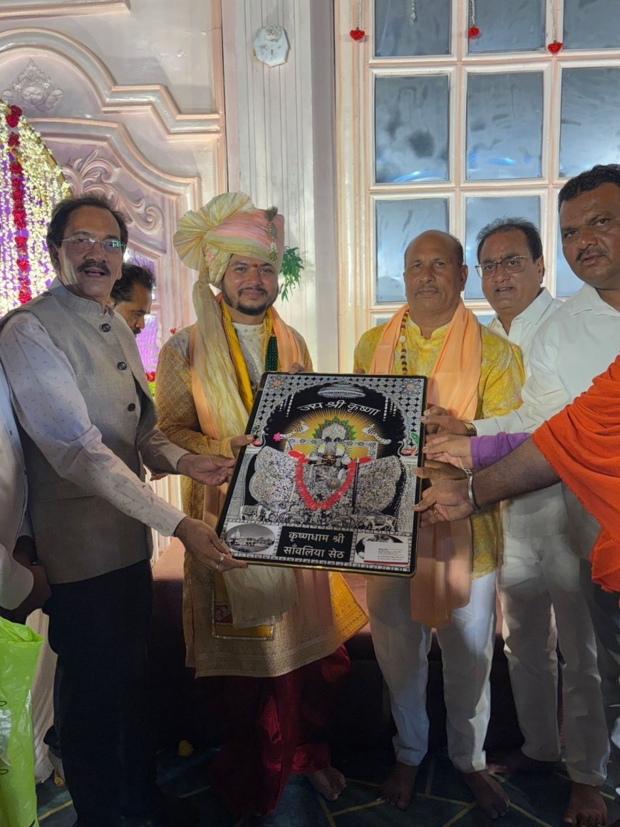 सांवरिया सेठ की निकाली शोभायात्रा भजन संध्या के साथ ही विशाल भंडारा मुख्य पुजारी जी का किया सम्मान