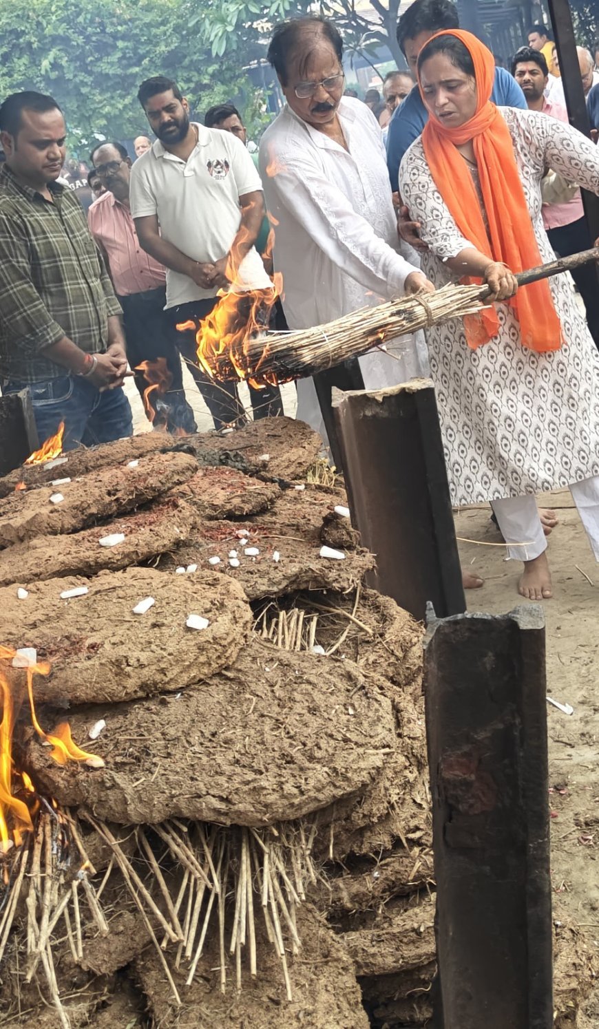 पिता को मुखाग्नि देने के लिए केलिफोर्निया से आई बेटी, चित्तौड़ा वैश्य महाजन समाज में नया अध्याय