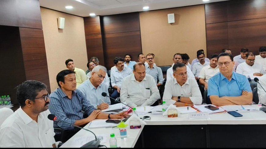 बिजली मेंटेनेंस की गुणवत्ता का सत्यापन करेंगे डीई, एसई बिजली लाइन कार्य के दौरान सुरक्षा मापदंड पालन में समझौता नहीं करे- सिंह