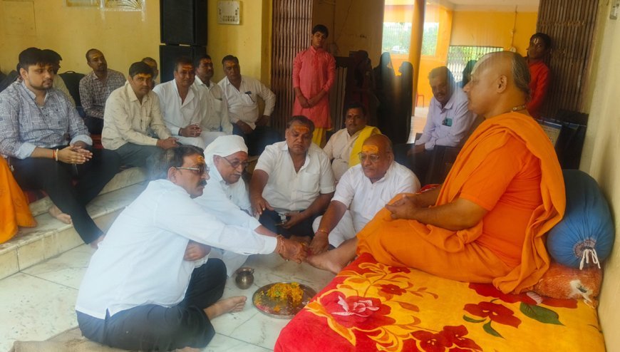 धरावरा धाम पर पादुका पूजन के बाद श्रावण में पूरे माह अखंड रामायण पाठ का हुआ शुभारंभ