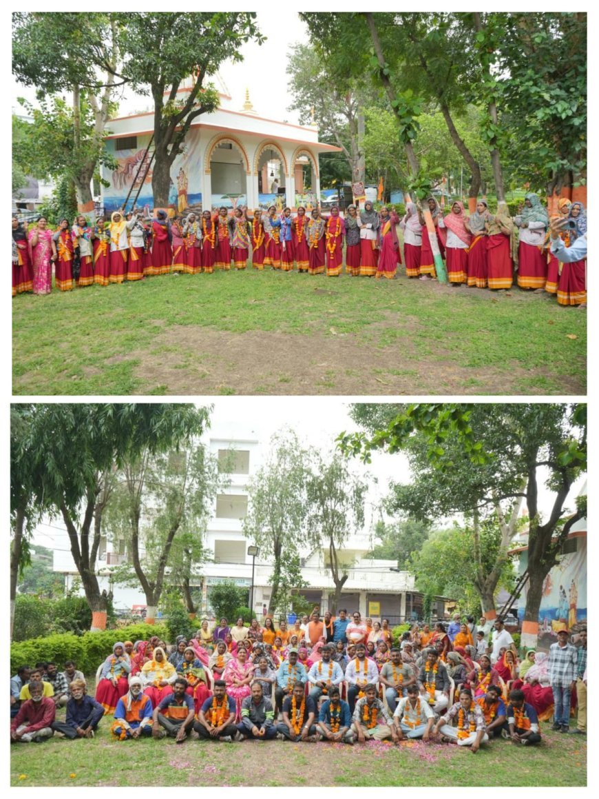 तुलसी नगर में वार्ड 37 के स्वच्छता के सिपाहियों का पुष्प वर्षा से हुआ अनूठा सम्मान